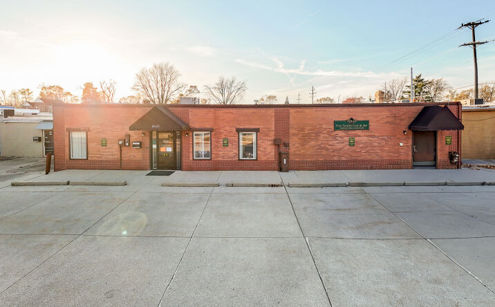 Pictures of Office, Retail property located at 4615 S Wayne Rd, Wayne, MI 48184 for sales - image #1