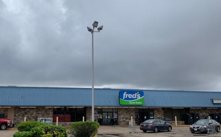 Pictures of Retail property located at 813 Park Avenue, Greenwood, MS 38930 for comps - image #1