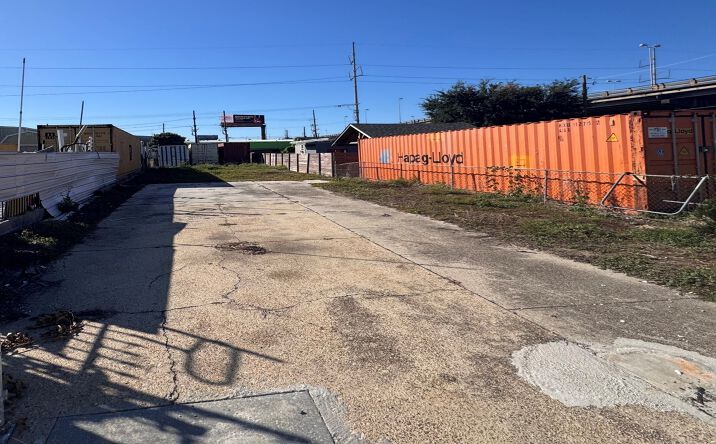 Pictures of Land property located at 3136 Claiborne Ave, Metairie, LA 70001 for sales - image #1