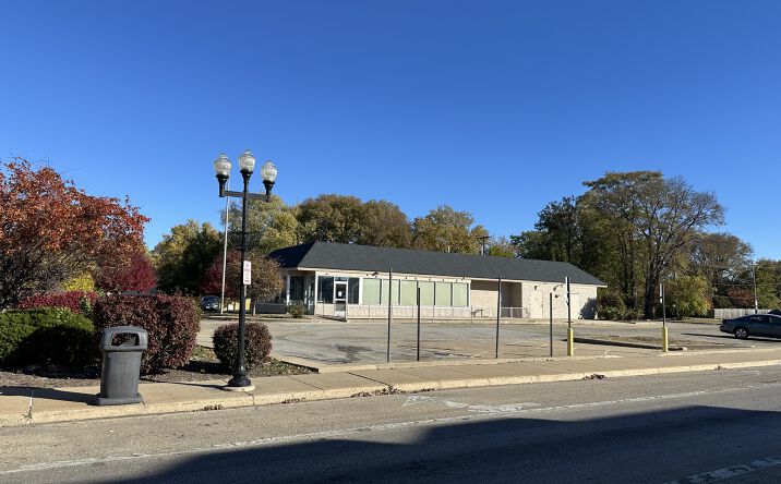 Pictures of Land, Office, Retail property located at 1017 W. Main St, Peoria, IL 61606 for sales - image #1