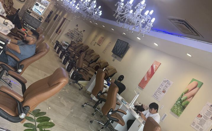 Pictures of Business for Sale property located at 9846 SW 40th St, Miami, FL 33165 for sales - image #1