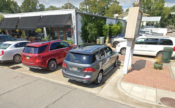Pictures of Retail property located at 1223 Government St, Ocean Springs, MS 39564 for sales - image #1