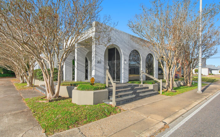 Pictures of Office property located at 311 W University Ave, Lafayette, LA 70506 for sales - image #1