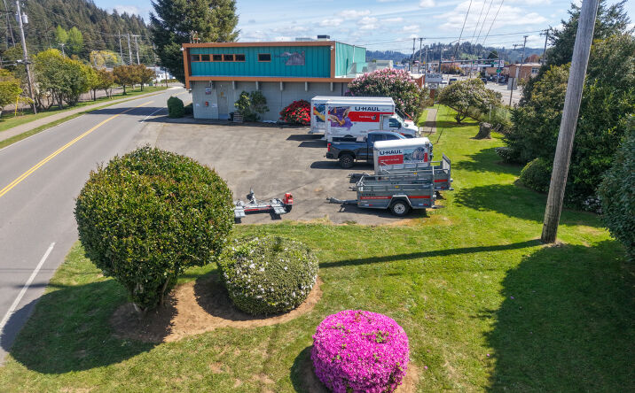 Pictures of Retail property located at 2213 Winchester Ave, Reedsport, OR 97467 for sales - image #1