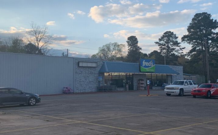 Pictures of Retail property located at 237 Woodland Dr. N, Forest, MS 39074 for comps - image #1