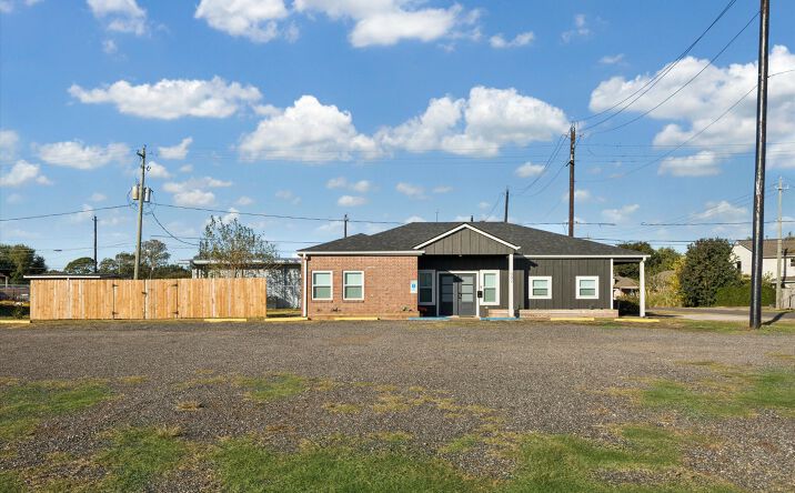 Pictures of Office property located at 902 S Broadway Street, La Porte, TX 77571 for sales - image #1