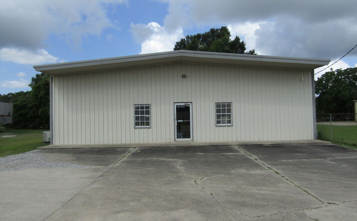 Pictures of Industrial, Retail property located at 1416 Easy Street, New Iberia, LA 70560 for sales - image #1