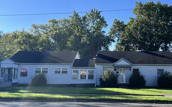 Pictures of Mixed Use property located at 2331 washington ave, Evansville, IN 47714 for sales - image #1