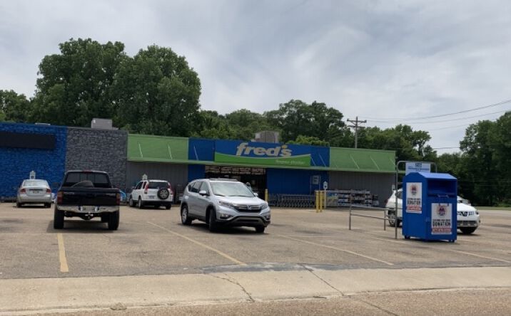 Pictures of Retail property located at 126 W Main St, New Albany, MS 38652 for comps - image #1
