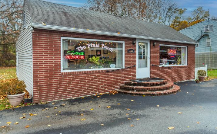 Pictures of Mixed Use, Retail property located at 426 Violet Avenue, Hyde Park, NY 12601 for sales - image #1
