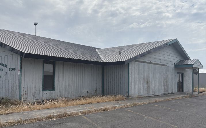 Pictures of Office, Retail property located at 440 Melva Ln, Moses Lake, WA 98837 for sales - image #1