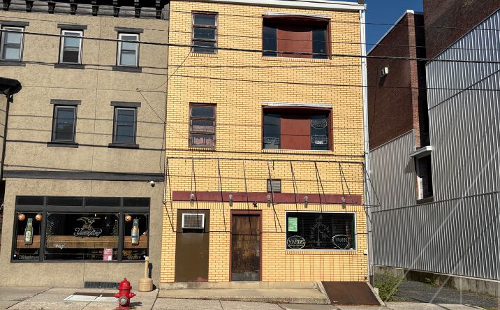 Pictures of Retail property located at 114 E Norwegian St, Pottsville, PA 17901 for sales - image #1