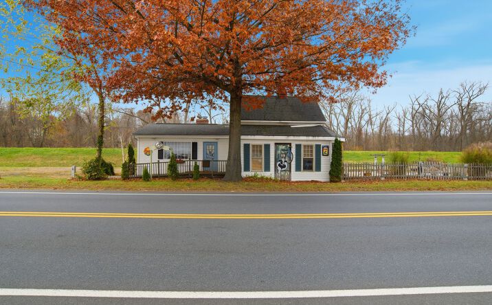 Pictures of Office, Retail property located at 148 River St, West Springfield, MA 01089 for sales - image #1