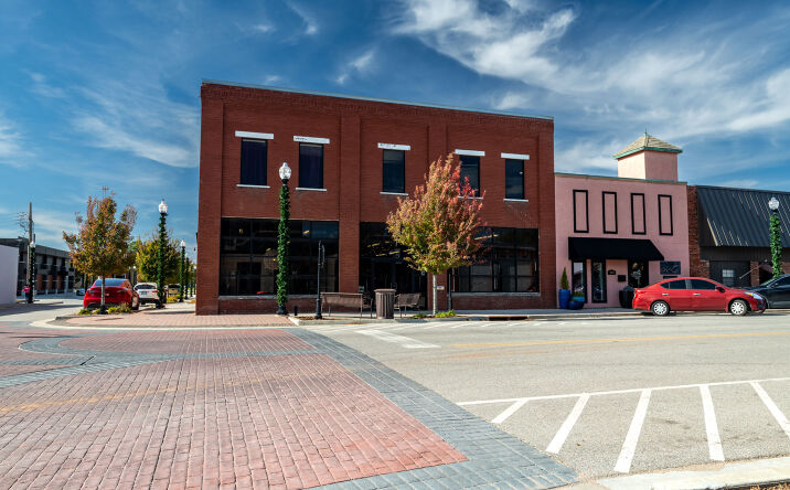 Pictures of Retail, Office, Mixed Use property located at 200 N Armstrong St, Bixby, OK 74008 for sales - image #1