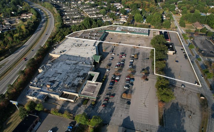 Pictures of Office, Retail, Self Storage property located at 201-251 Great Oaks Trail, Wadsworth, OH 44281 for sales - image #1