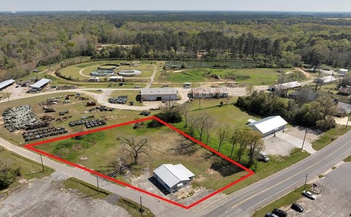 Pictures of Land, Mixed Use, Retail property located at 131 Jackson St S, Hawkinsville, GA 31036 for sales - image #1