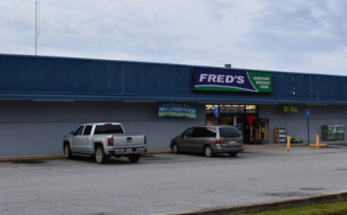Pictures of Retail property located at 204 E Kelly St, Sylvester, GA 31791 for comps - image #1
