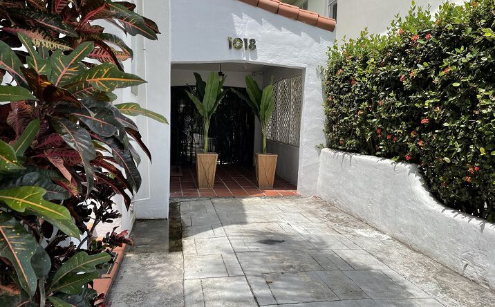 Pictures of Hospitality property located at 1018 Jefferson Ave, Miami Beach, FL 33139 for sales - image #1