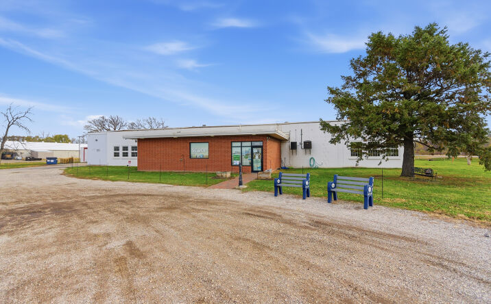 Pictures of Industrial property located at 3050 Wagner Rd, Waterloo, IA 50703 for sales - image #1