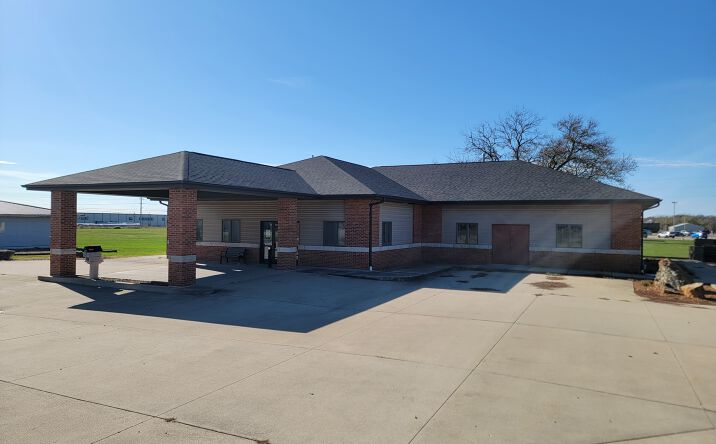 Pictures of Office, Special Purpose property located at 410 S Heinlein Dr, Shelbyville, IL 62565 for sales - image #1
