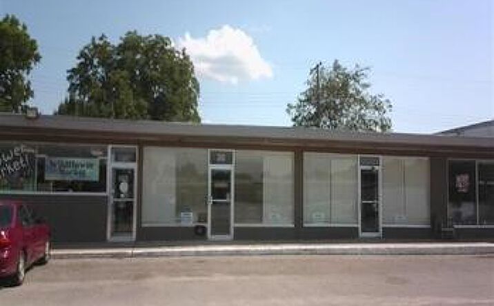 Pictures of Office property located at 30 Broadlawn Shopping, Ardmore, OK 73401 for sales - image #1