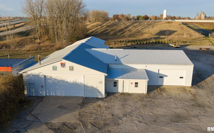 Pictures of Industrial, Office property located at 502 S Old Route 66 Route, Williamsville, IL 62693 for sales - image #1