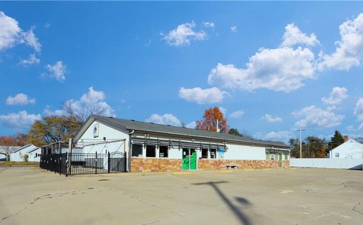Pictures of Special Purpose property located at 430 W State St, Charleston, IL 61920 for sales - image #1