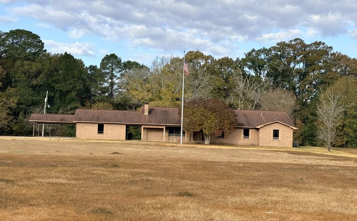 Pictures of Office property located at 1250 Cash Rd., Camden, AR 71701 for sales - image #1