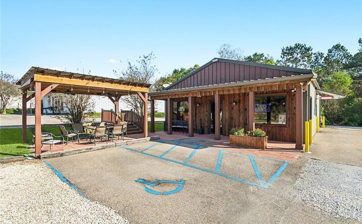 Pictures of Retail property located at 82004 Hwy 25, Folsom, LA 70437 for sales - image #1