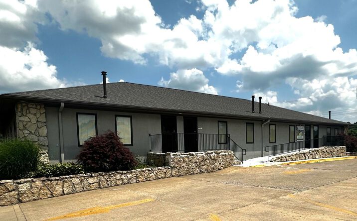 Pictures of Office property located at 1927 Maysville Ave, Zanesville, OH 43701 for sales - image #1