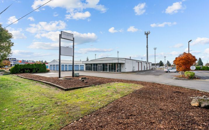 Pictures of Retail, Industrial property located at 999 N 1st St, Silverton, OR 97381 for sales - image #1