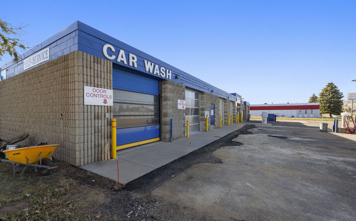 Pictures of Industrial property located at 7600 146th St W, Apple Valley, MN 55124 for sales - image #1