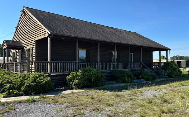 Pictures of Industrial property located at 2960 Cox Road, Blackstone, VA 23824 for sales - image #1