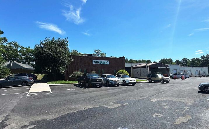 Pictures of Industrial property located at 6707 Warwick Rd, Richmond, VA 23225 for sales - image #1