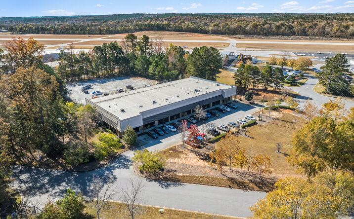 Pictures of Retail, Office, Industrial, Special Purpose property located at 6 Falcon Dr, Peachtree City, GA 30269 for sales - image #1
