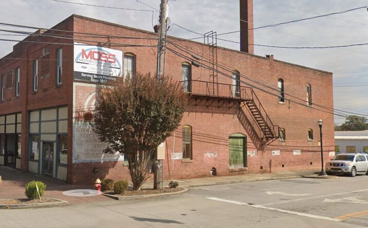 Pictures of Mixed Use, Office, Retail property located at 237 S. Cedar, South Pittsburg, TN 37380 for sales - image #1