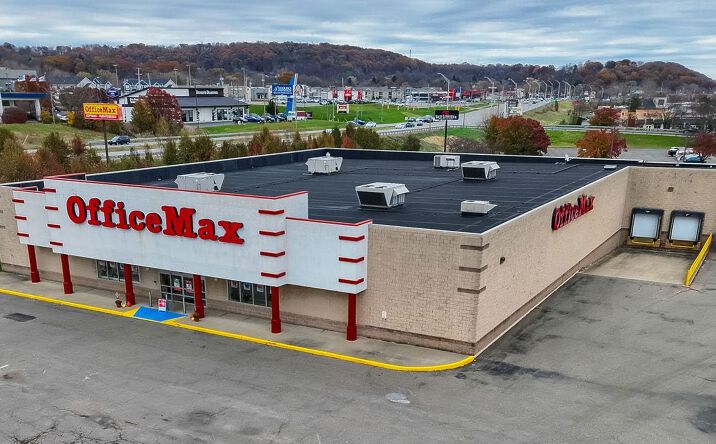 Pictures of Retail property located at 1541 River Valley Circle North, Lancaster, OH 43130 for sales - image #1