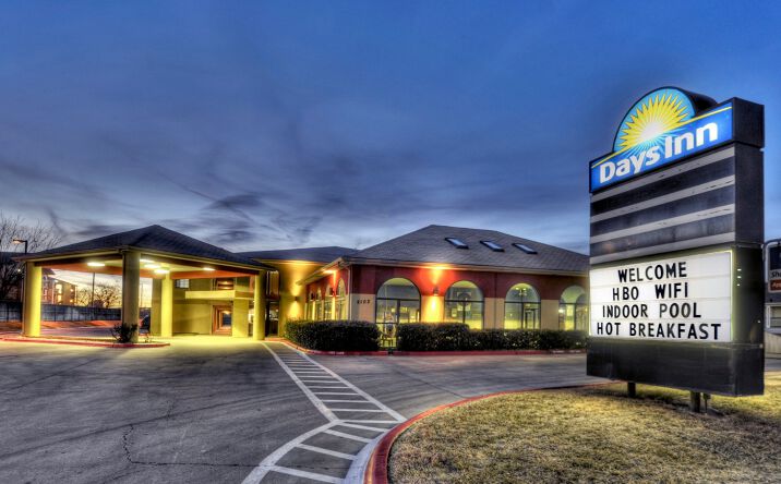 Pictures of Hospitality property located at 2102 Coulter St S, Amarillo, TX 79106 for sales - image #1