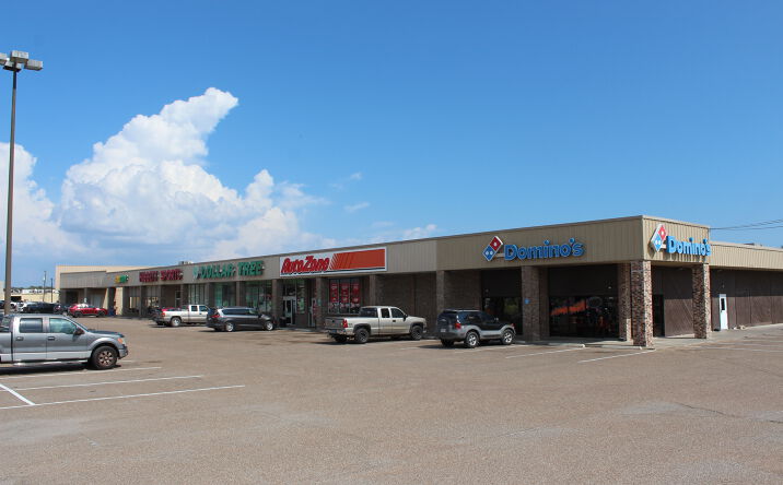 Pictures of Retail property located at 204 TX-35, Port Lavaca, TX 77979 for sales - image #1