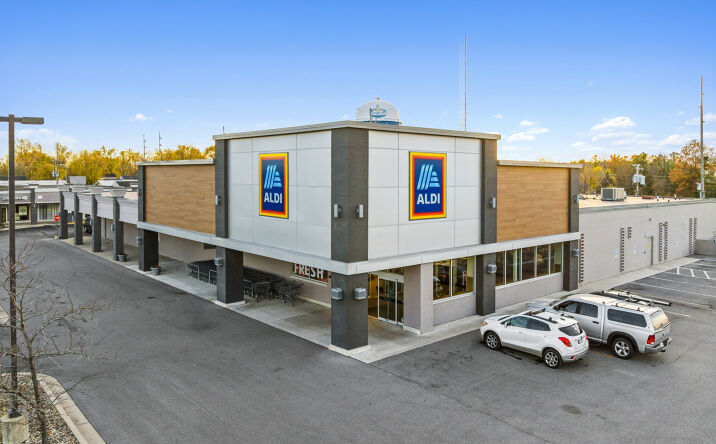 Pictures of Retail property located at 551 N Line St, Columbia City, IN 46725 for sales - image #1