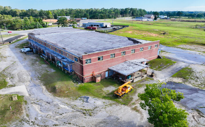 Pictures of Industrial property located at 820 Russell Rd, Alexander City, AL 35010 for sales - image #1