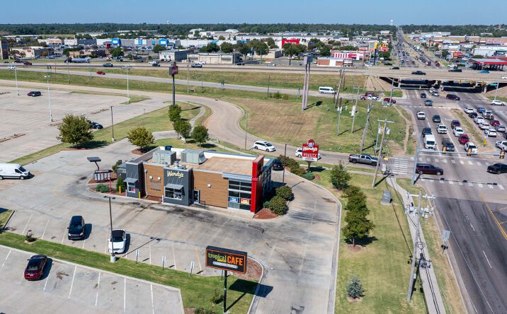 Pictures of Retail property located at 705 S MacArthur Blvd, Oklahoma City, OK 73128 for sales - image #1