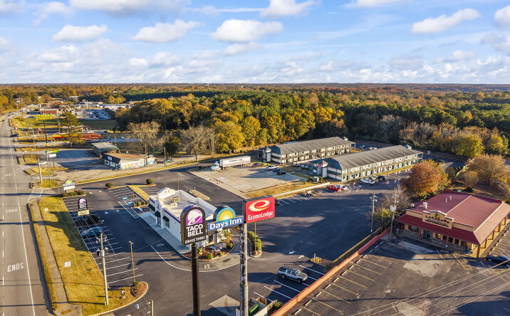 Pictures of Hospitality property located at 13705 Jones St, Lavonia, GA 30553 for sales - image #1