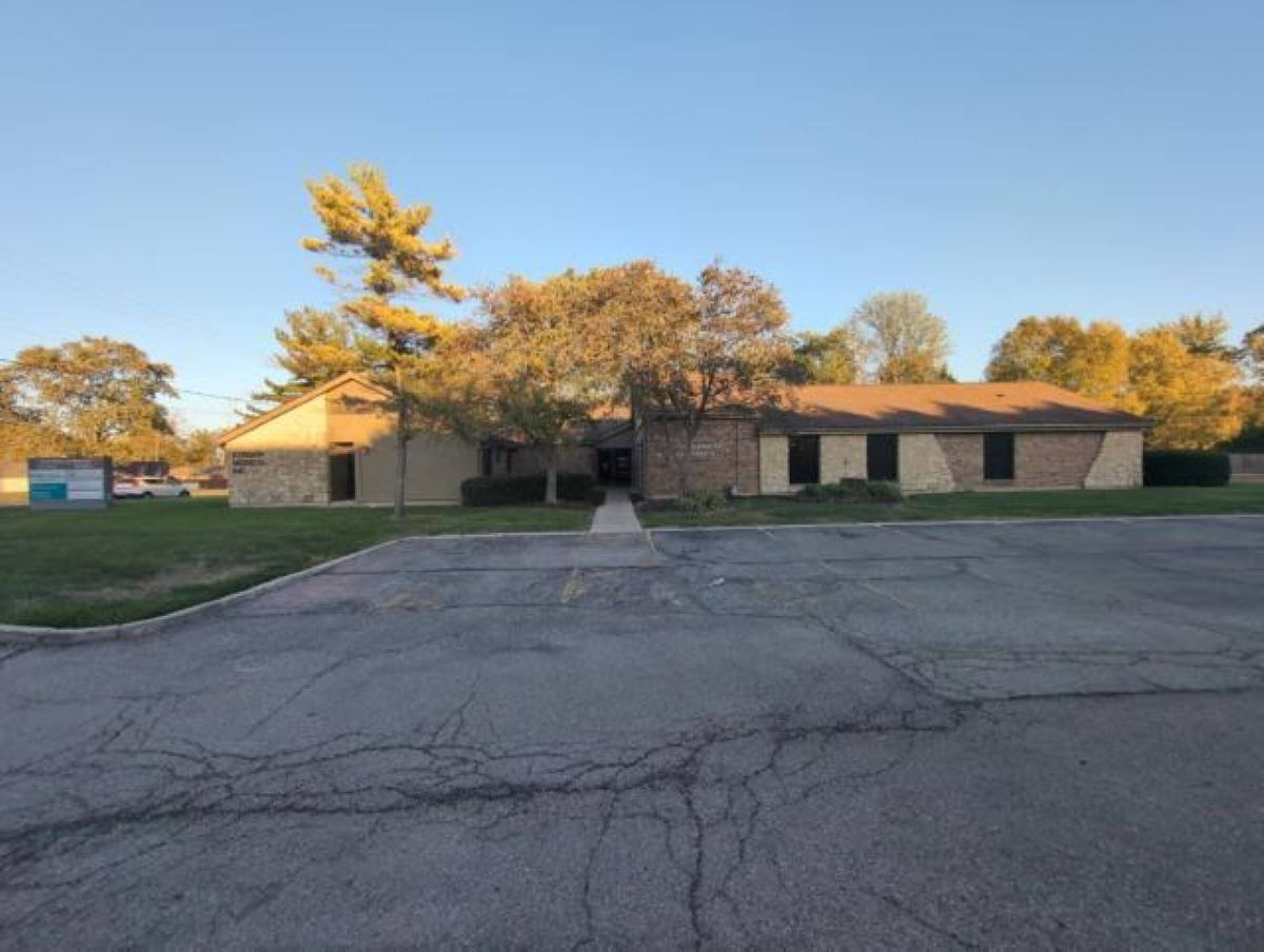 1360 E Stroop Rd, Dayton, OH 45429
