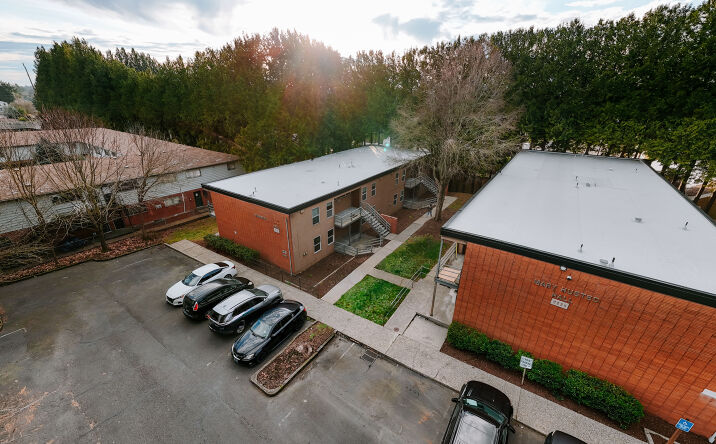 Pictures of Multifamily property located at 2213 SE 66th Ave, Portland, OR 97215 for sales - image #1