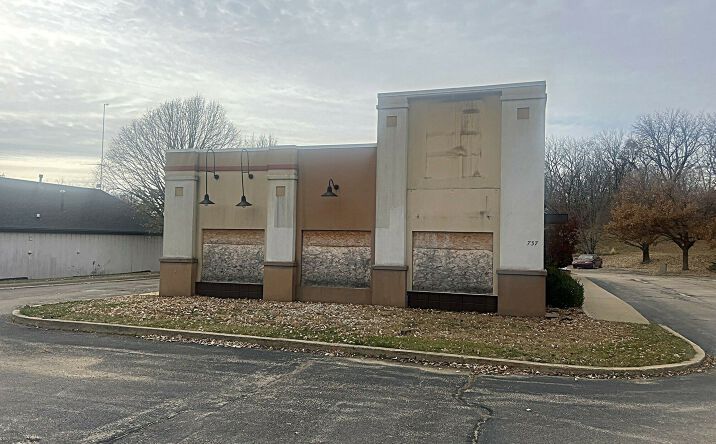 Pictures of Retail property located at 737 N Galena Ave, Dixon, IL 61021 for sales - image #1
