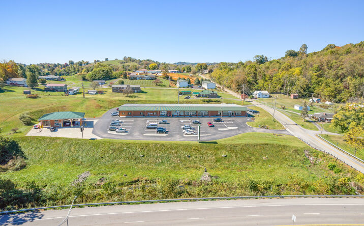 Pictures of Retail property located at 445 Porterfield Hwy SW, Abingdon, VA 24210 for sales - image #1