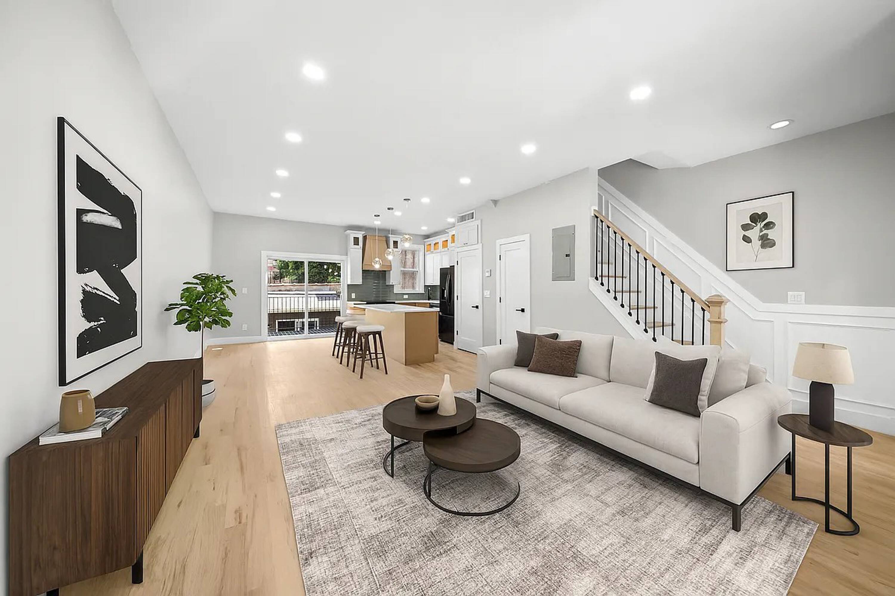 27 Monaco Pl  