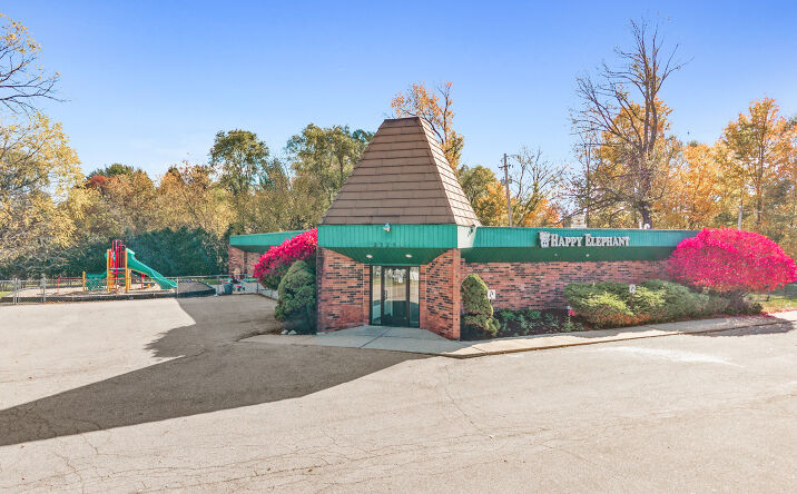 Pictures of Retail, Special Purpose property located at 3325 Aurelius Rd, Lansing, MI 48910 for sales - image #1