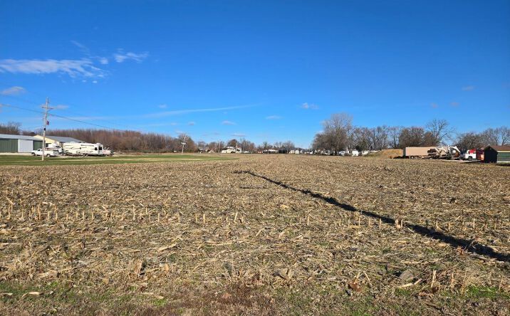 Pictures of Land property located at 1600 E WALNUT Street, Canton, IL 61520 for sales - image #1